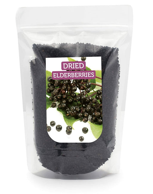 Schwarze, getrocknete Holunderbeeren auf weißem Hintergrund, hochwertiges Produktbild.